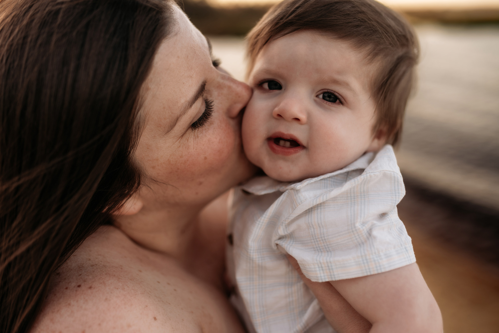 Lifestyle family photography session outdoors in Orlando, Florida