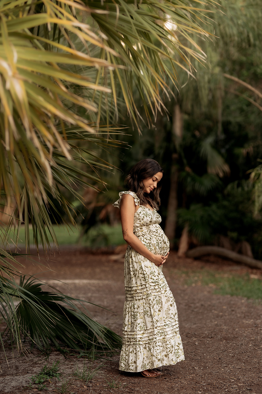 Orlando maternity photography session during golden hour with a natural outdoor lifestyle style